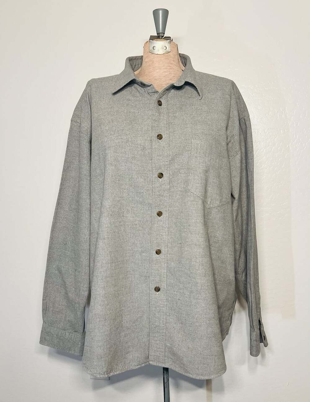 Vintage J.Crew Men’s XL Gray Cotton Flannel Button-Up Shirt Made in Macau